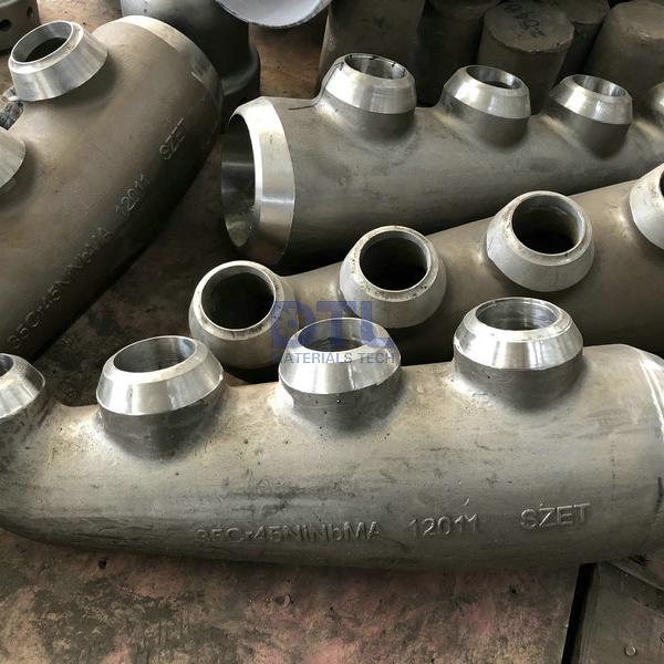 Elbows with Integrally Cast Support Lug