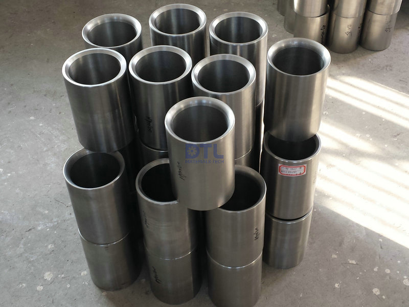 1 Cast bushes and sleeves for sink rolls and stabilizer rolls 