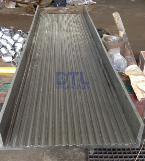 tray for shaker hearth furnace