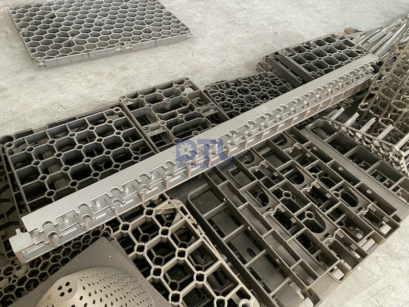 12.5 Investment cast roller rails _1