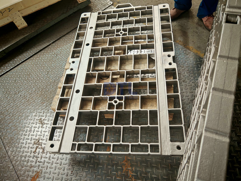 Cast tray made by Precision casting