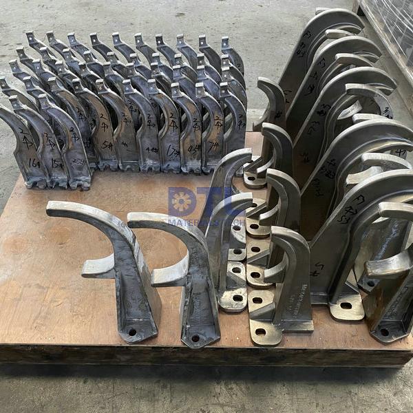 Cast Tube Guide Bracket ASTM A351 HK40 Convection Section Coil Tube Guide 