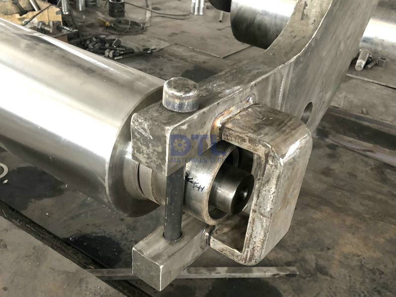 9.7 Stabilizer rolls with arms and bushings