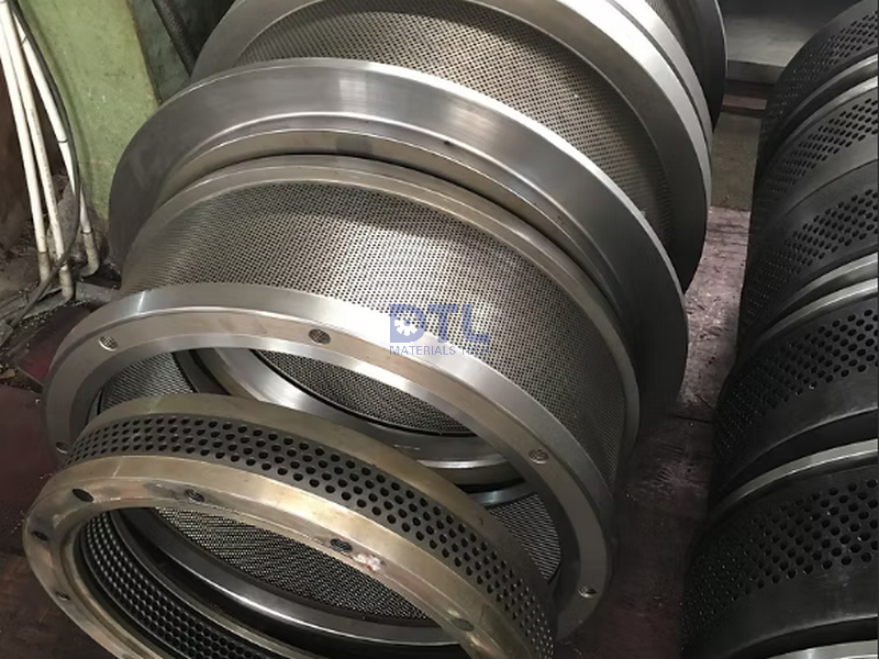 Ring Die under Machining