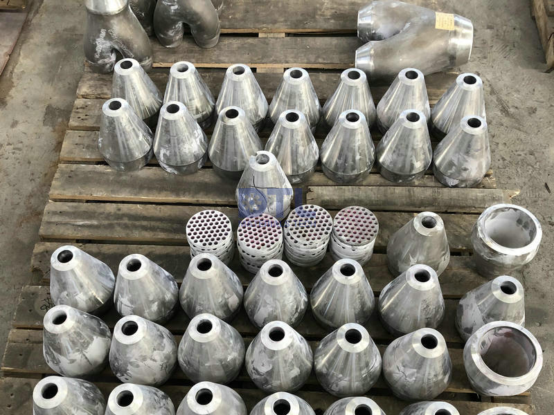 1 Catalyst plates with reducers