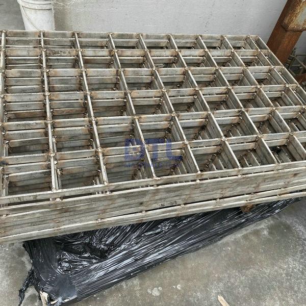 mesh baskets welded