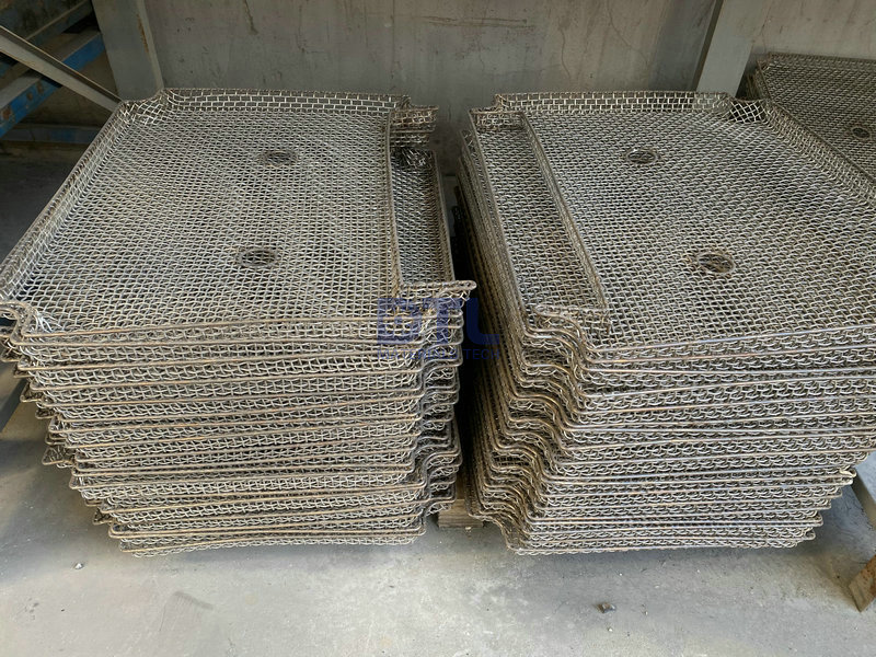 17.8 Ra330 wire mesh liner_1