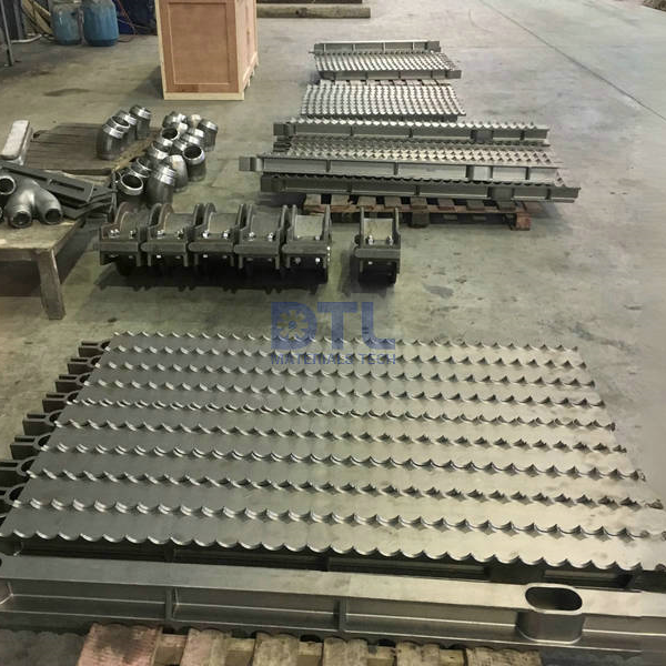 Cast alloy beams for walking beam furance