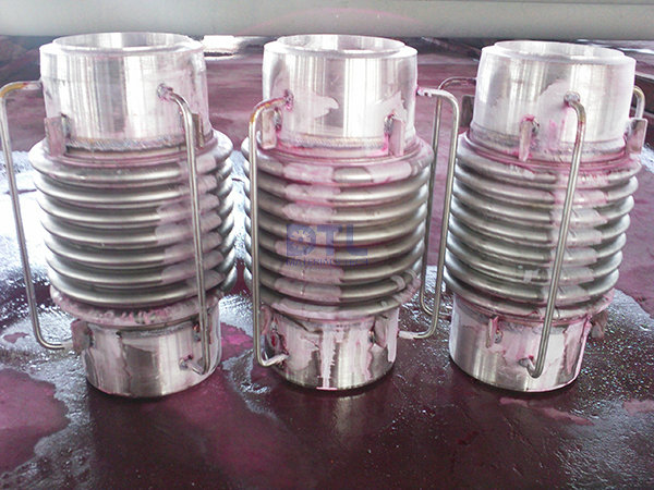 Pressure test of corrugated pipe connector