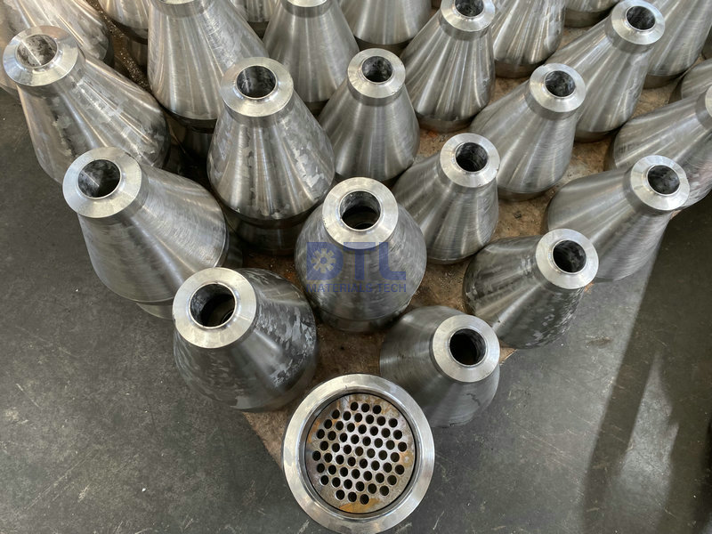 3 Catalyst reducers with plates