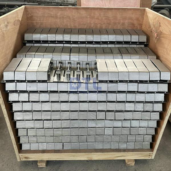 side block for incinerator grate blocks 