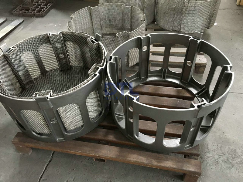Stackable cast baskets 