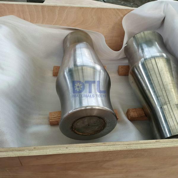 Charging and discharging rolls for billets reheating furnace