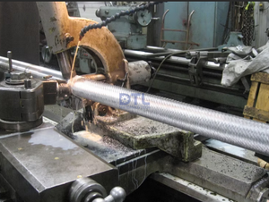 Knurled Roll under Machining