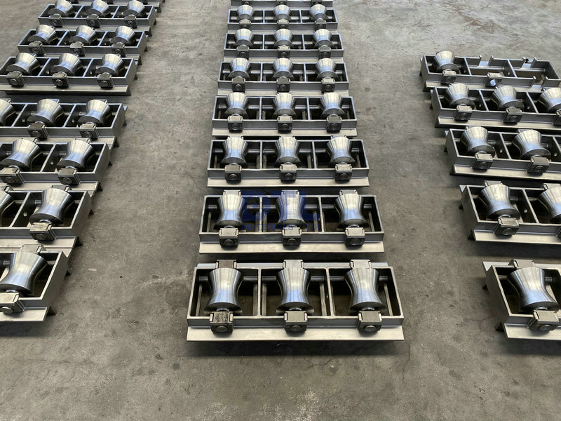 cast tables with rollers 