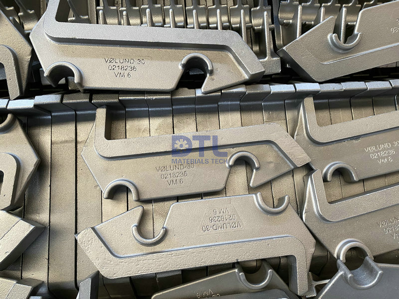 6 hardwearing cast grate bars