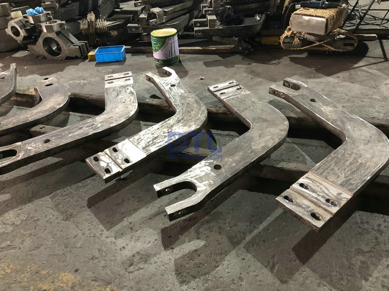 8.4 Cast arms for sink rolls 316L