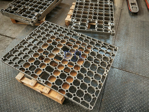 Tray, intermediate grid by Precision casting.jpg
