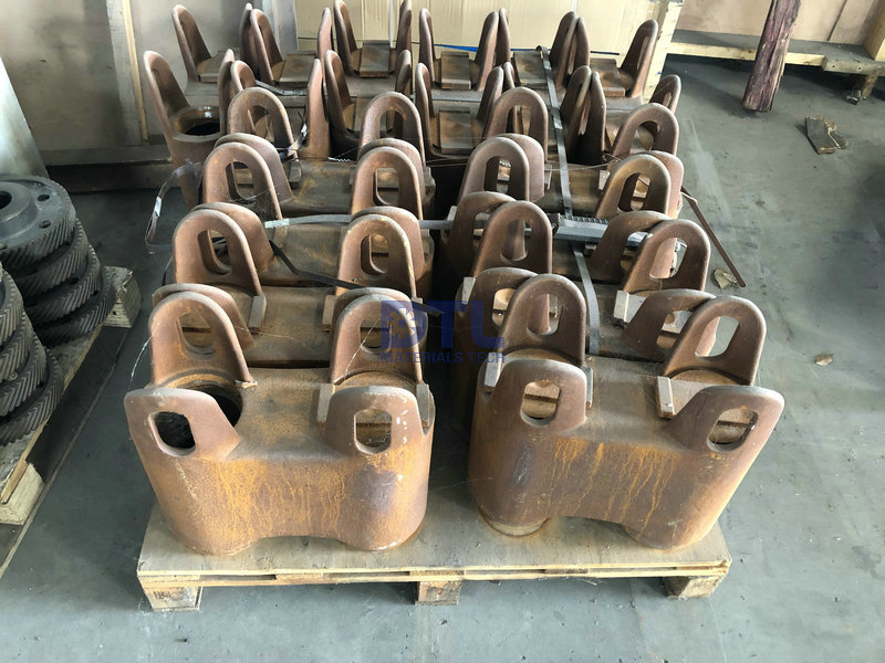 1 Plug header mule ear return bend