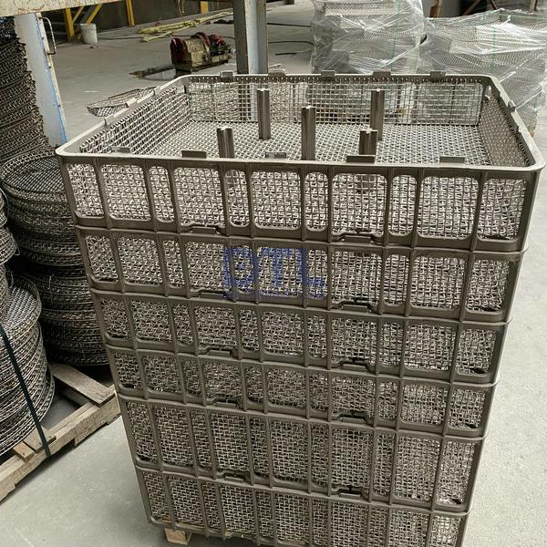 ipsen T baskets with wire mesh