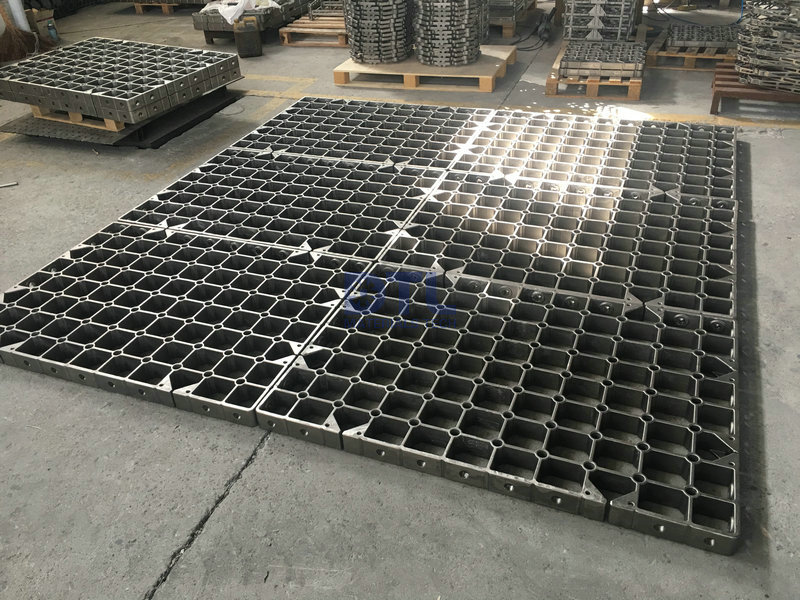 1.4 Cast base trays linked by welding_1_1