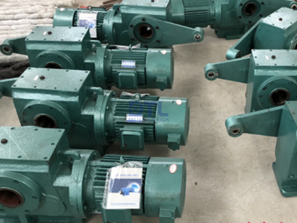 Charging And Discharging Rollers Made by DTL