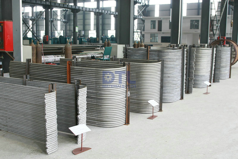 1 Pigtail pipe for hydrogen generation refinery reformer