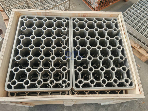 High Nickel and Chrome Alloy Cast Tray packed