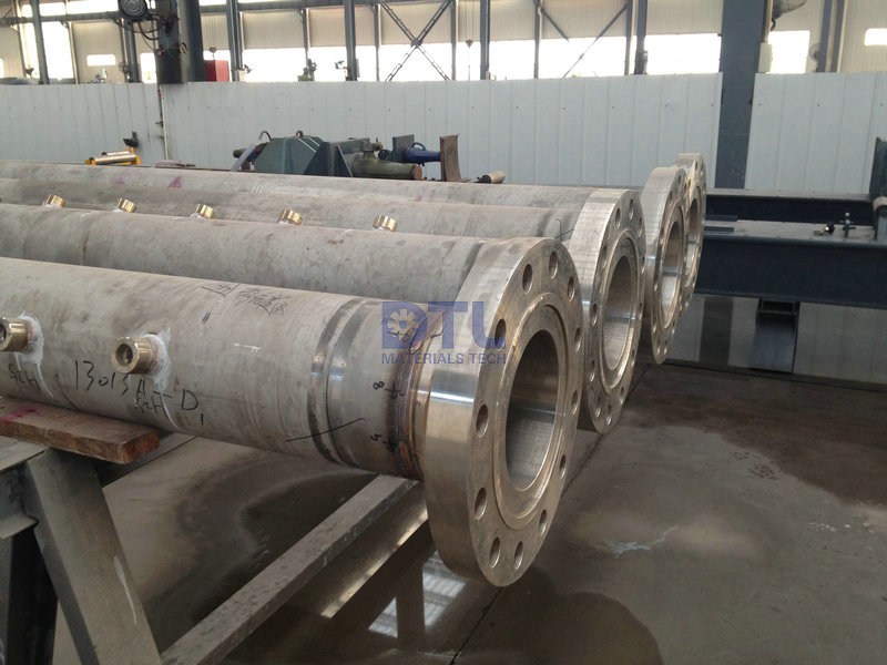 7 outlet manifold header assembly for reformer furnace