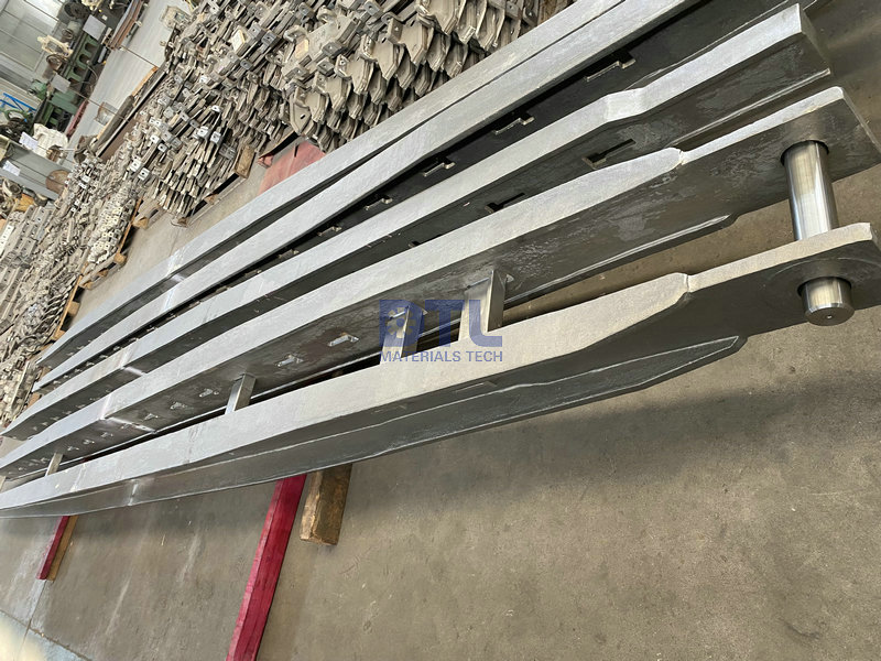 7 cast tube supports ASTM A351 CrNi