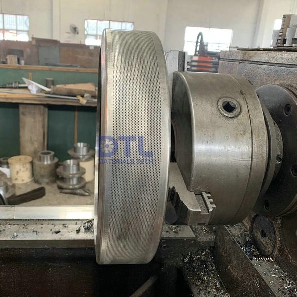 cobalt based spinner discs for glass wool production