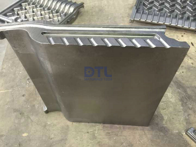 abrasion resistant side plate casting _1