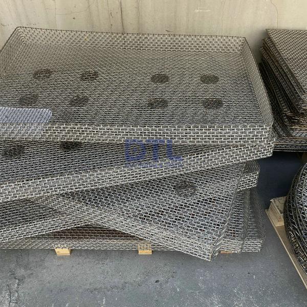 ipsen T baskets with wire mesh