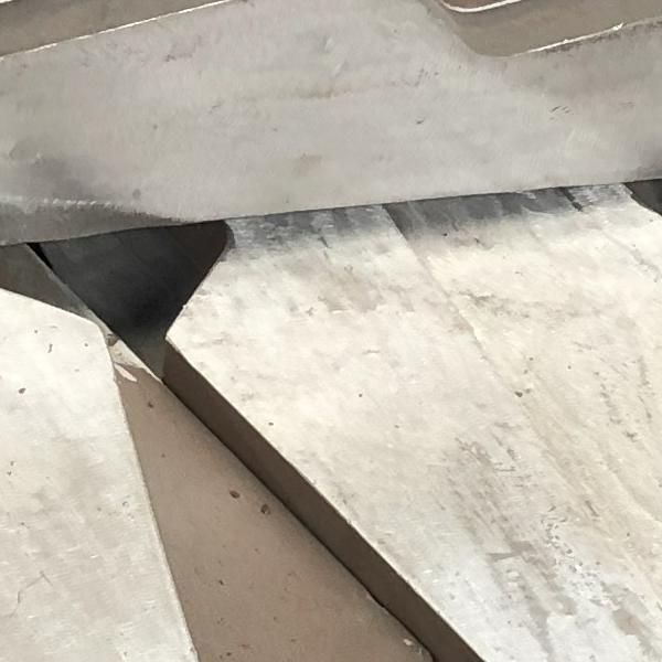 side block for incinerator grate blocks 