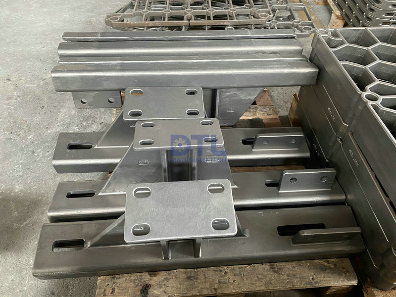 11.5 Alloy steel chain guide for heat treatment_1