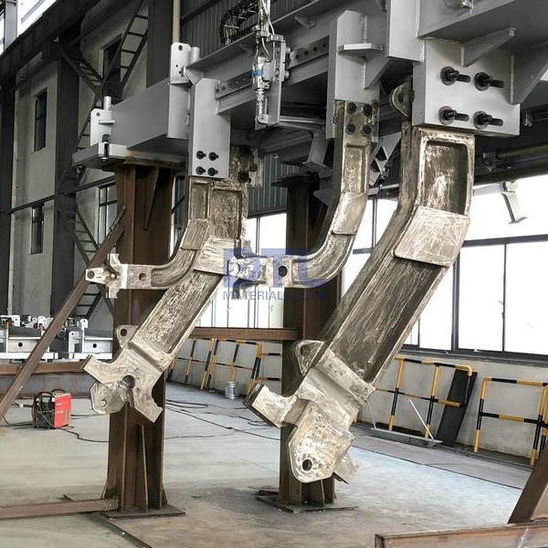 Cast arms for immersed rolls CF3M