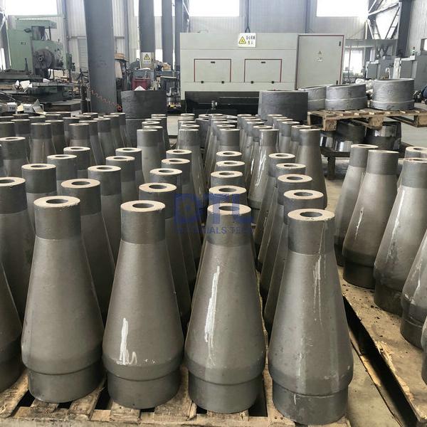 Spun cast rolls for plate heating furnace