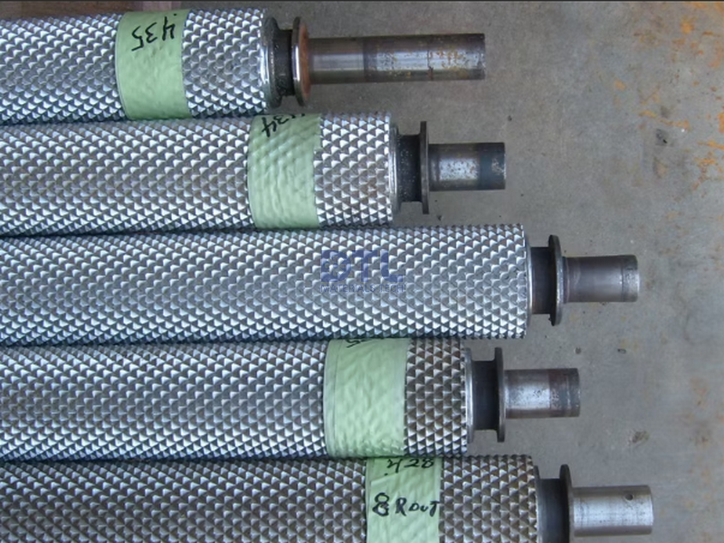 Knurled Roll under Machining