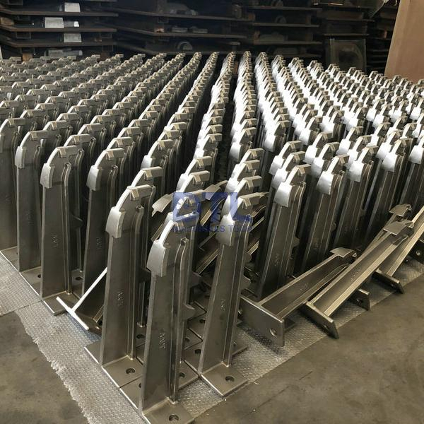 Cast Tube Guide Bracket ASTM A351 HK40 Convection Section Coil Tube Guide 