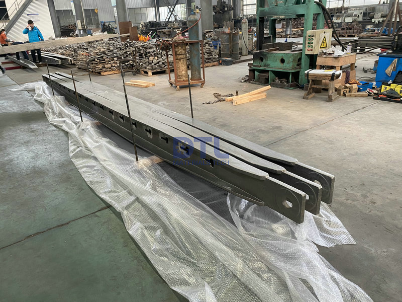 9 static cast tube supportsHK40 