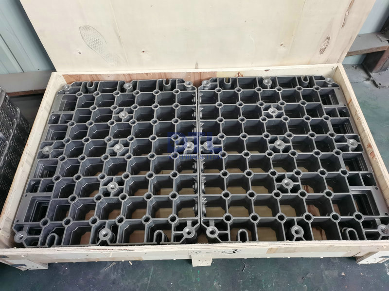 1.7 Cast alloy trays assembly _1_1