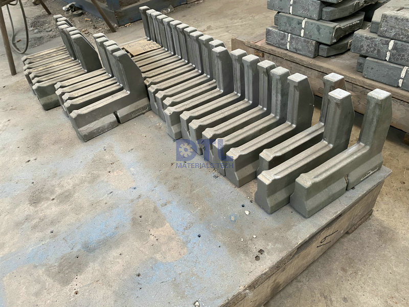 4 Cobalt alloy skid riders castings