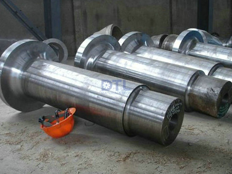Forging Shaft under Machining