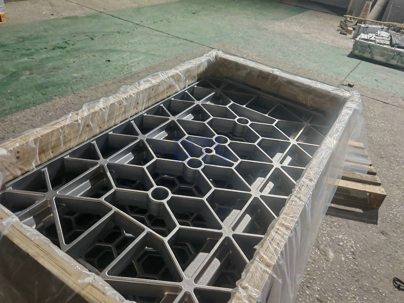 Stackable Cast Trays for Heat Treatment Furnace
