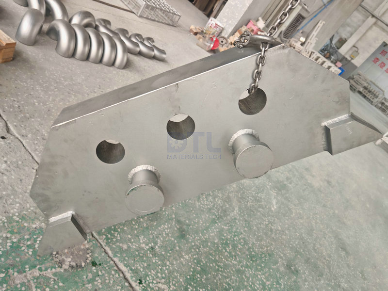 Pit Furnace Crossbeam 1.jpg
