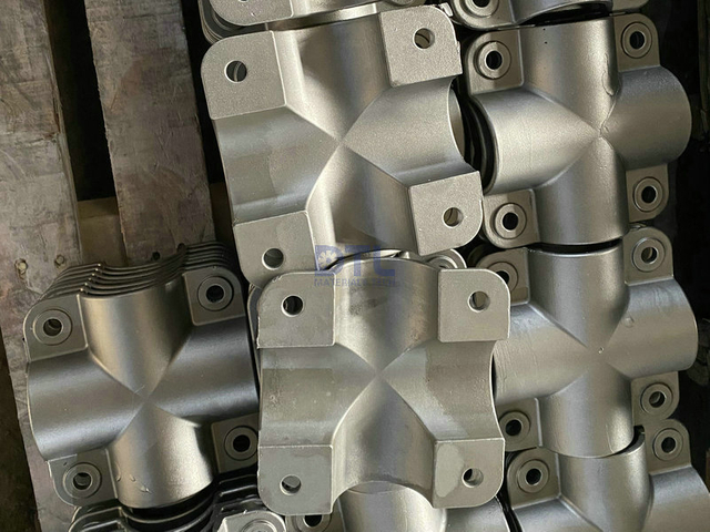 Alloy Cast Pipe Clamps
